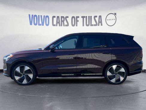 New 2025 Volvo EX90 Ultra image 2
