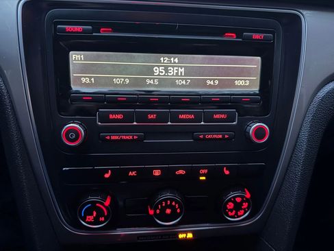 Used 2015 Volkswagen Passat 1.8T S image 15