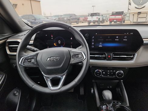 Used 2025 Chevrolet TrailBlazer ACTIV w/ Convenience Package AWD/4WD image 11