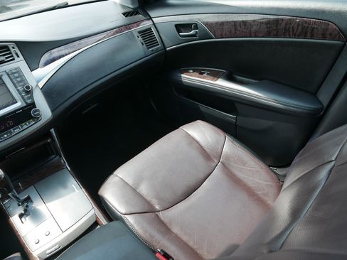 Used 2012 Toyota Avalon Limited FWD image 11