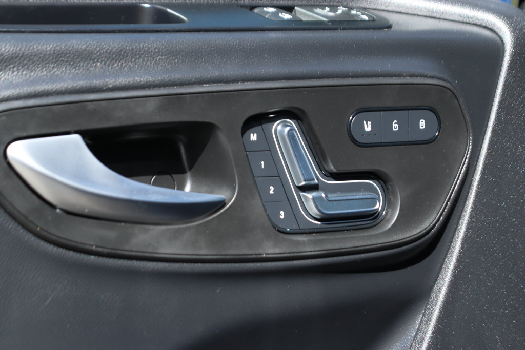 Used 2025 Mercedes-Benz Sprinter 2500 image 21
