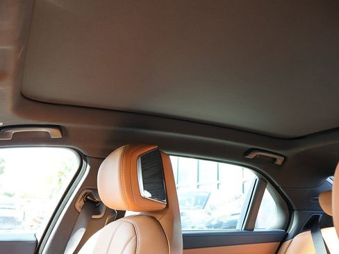Used 2023 BMW 740i RWD image 21
