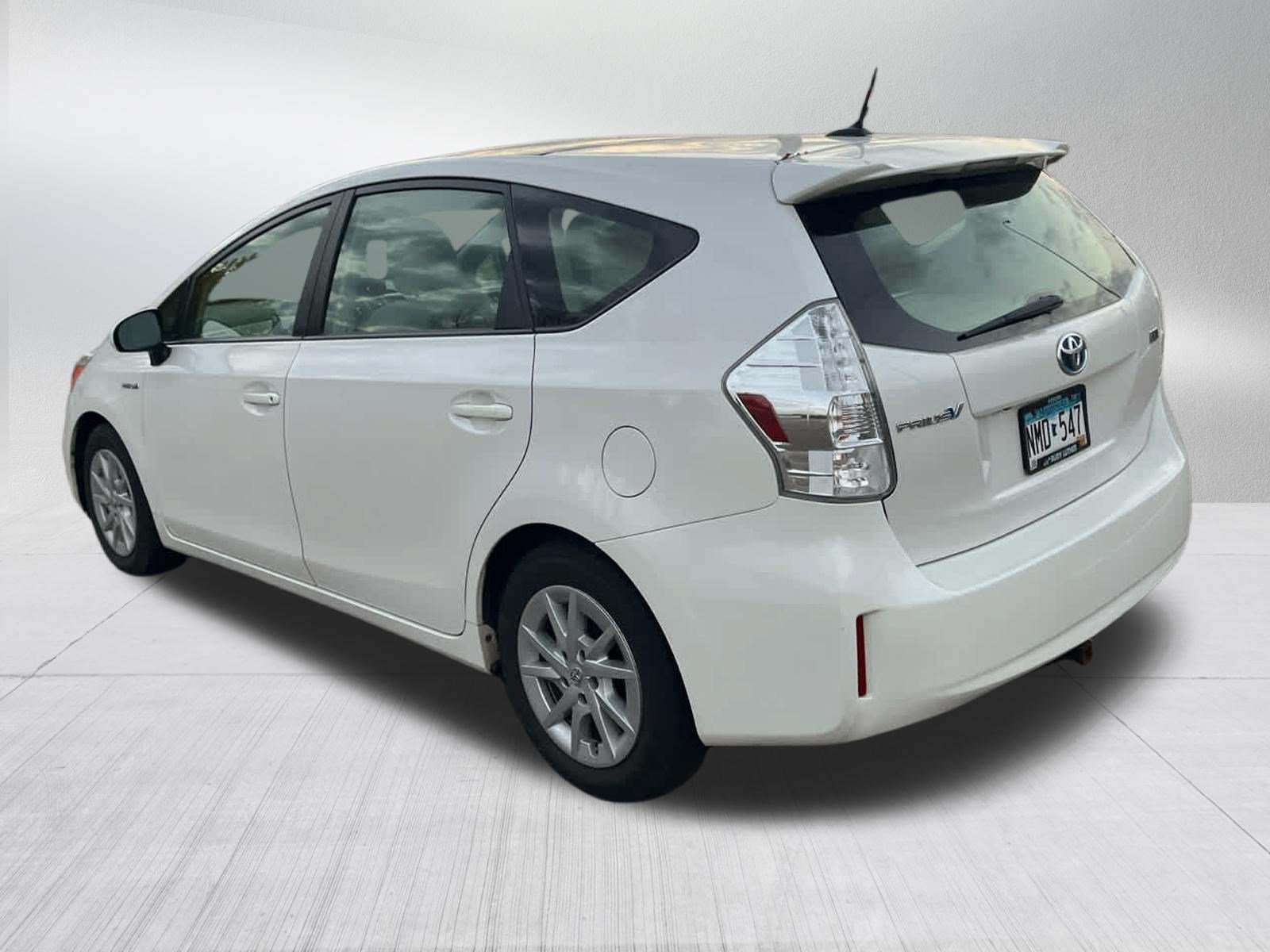 Used 2014 Toyota Prius V Three FWD image 2