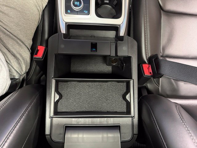Used 2022 Ford Explorer XLT w/ Equipment Group 202A AWD/4WD image 46