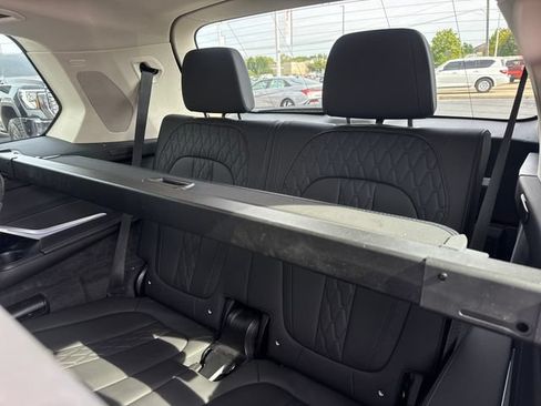 Used 2025 BMW X7 xDrive40i AWD/4WD image 12