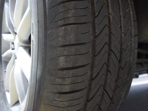 Used 2015 Dodge Grand Caravan SXT image 71