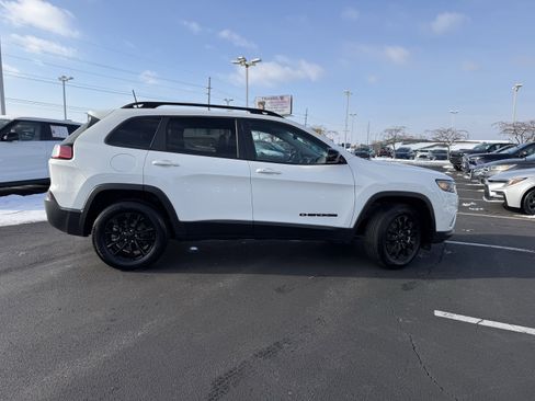 Used 2023 Jeep Cherokee Altitude Lux image 11