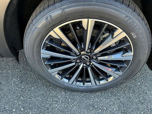 New 2026 Nissan Pathfinder Platinum image 10