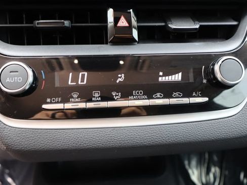 Used 2024 Toyota Corolla LE FWD image 34