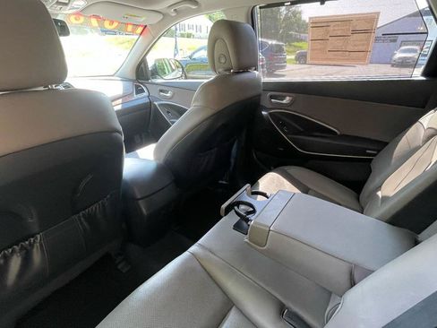 Used 2017 Hyundai Santa Fe AWD image 21