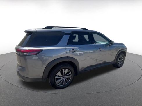 Used 2025 Nissan Pathfinder SV image 15