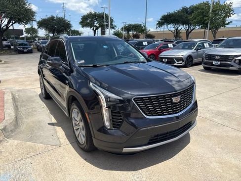 Used 2023 Cadillac XT4 Premium Luxury w/ Cold Weather Package FWD image 5