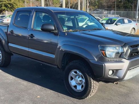 Used 2015 Toyota Tacoma PreRunner image 2