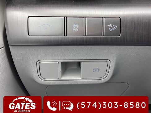 Used 2025 Hyundai Kona SEL FWD image 22