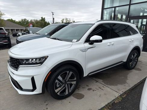 Certified 2023 Kia Sorento EX AWD/4WD image 2