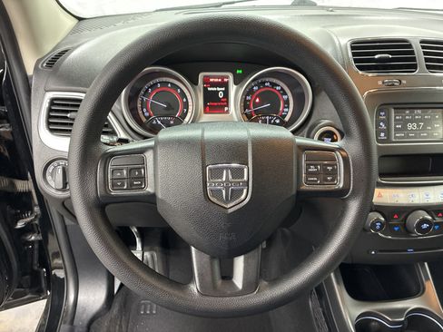 Used 2017 Dodge Journey SE FWD image 19