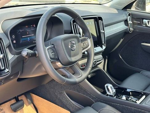 New 2025 Volvo XC40 B5 Ultra w/ Climate Package image 20