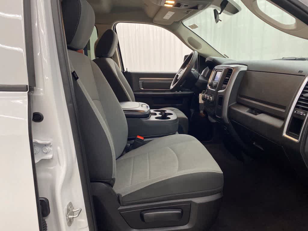 Used 2024 RAM 1500 Classic SLT AWD/4WD image 18