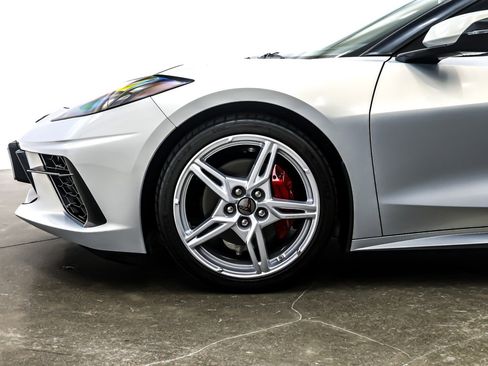 Used 2021 Chevrolet Corvette Stingray Premium Conv w/ 3LT image 9