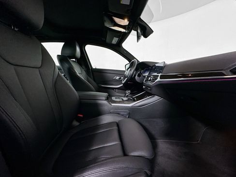 Used 2021 BMW 330i Sedan w/ M Sport Package RWD image 32