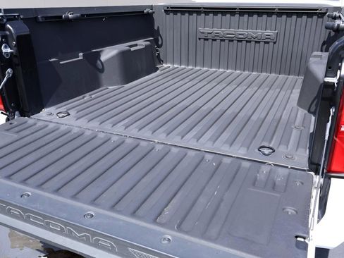 Used 2024 Toyota Tacoma SR5 AWD/4WD image 19