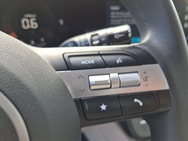 Certified 2025 Hyundai Tucson SE FWD image 28