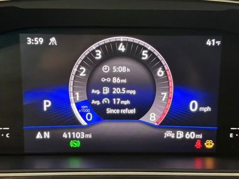 Used 2022 Volkswagen Tiguan SE w/ Panoramic Sunroof Package image 18