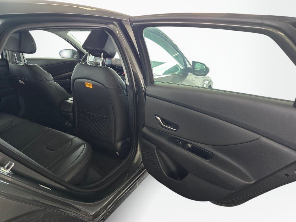 New 2026 Hyundai Elantra Limited FWD image 36