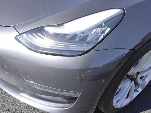 Used 2018 Tesla Model 3 Long Range image 8