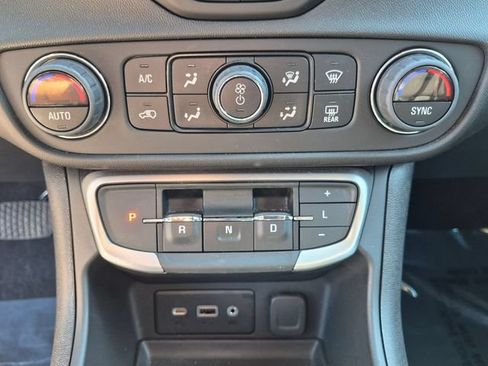 Used 2024 GMC Terrain SLE w/ Driver Convenience Package AWD/4WD image 22