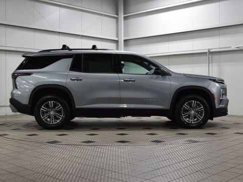 New 2026 Chevrolet Traverse LT w/ Driver Confidence Package AWD/4WD image 9