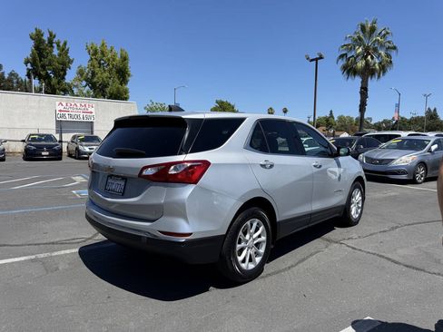 Used 2019 Chevrolet Equinox LT FWD image 3