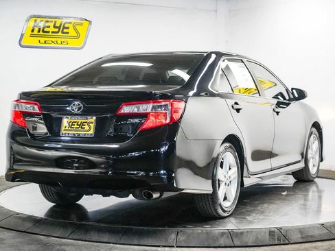 Used 2013 Toyota Camry SE FWD image 6