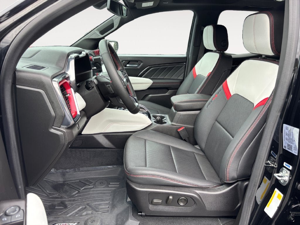Used 2024 GMC Canyon AT4X AWD/4WD image 7