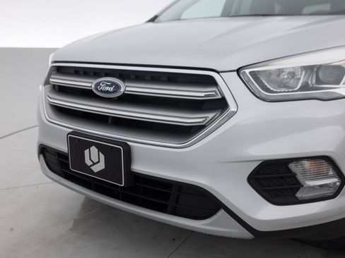 Used 2017 Ford Escape Titanium FWD image 16