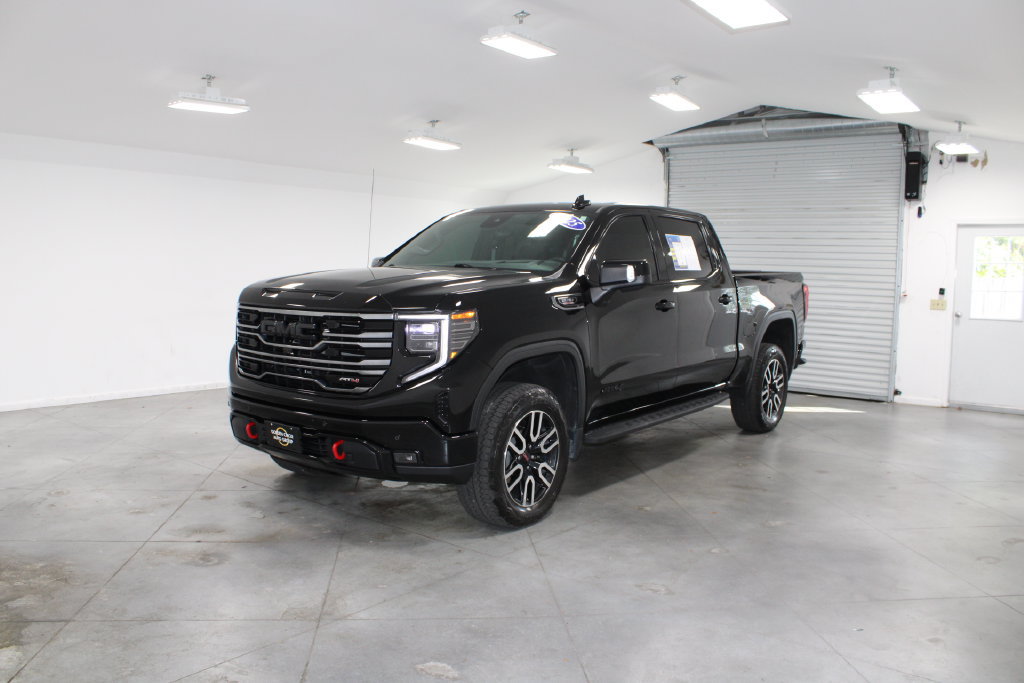 Used 2025 GMC Sierra 1500 AT4 w/ AT4 Premium Package AWD/4WD image 4