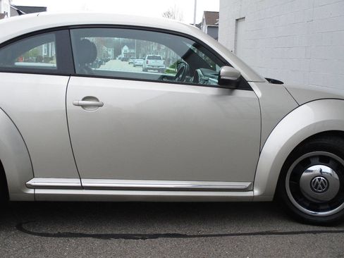 Used 2012 Volkswagen Beetle 2.5 FWD image 42