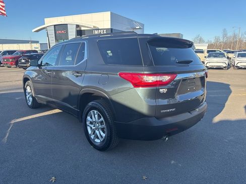 Used 2020 Chevrolet Traverse LT image 3