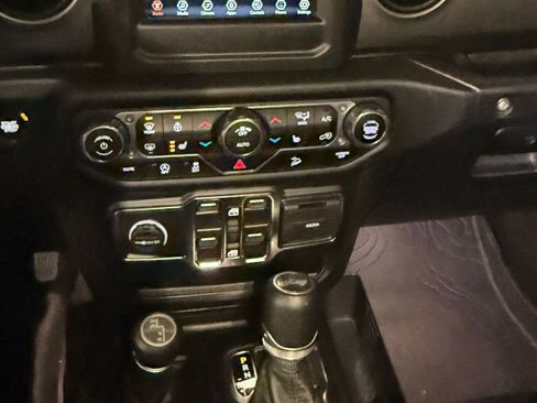 Used 2021 Jeep Wrangler Unlimited Sport image 49