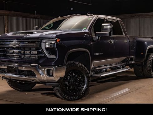 Used 2024 Chevrolet Silverado 3500 LTZ w/ LTZ Plus Package AWD/4WD image 4