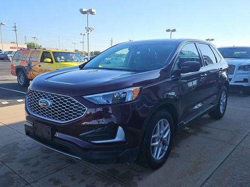 Used 2024 Ford Edge SEL image 2