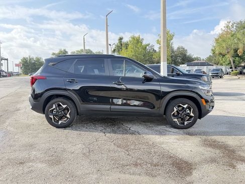 Used 2025 Kia Seltos S AWD/4WD image 4