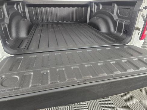 Used 2022 RAM 1500 Laramie AWD/4WD image 17