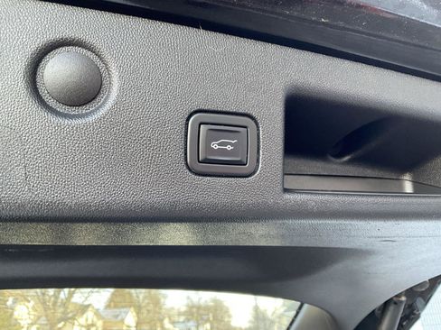 Used 2023 Chevrolet Equinox LT w/ Driver Convenience Package image 27