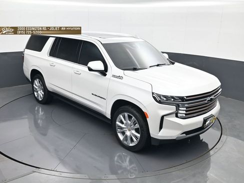 Used 2024 Chevrolet Suburban High Country AWD/4WD image 16