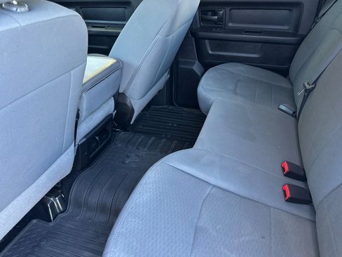 Used 2014 RAM 2500 Tradesman w/ Chrome Appearance Group AWD/4WD image 12
