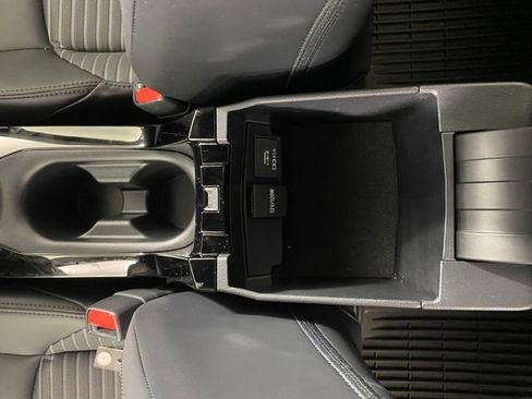 Used 2020 Toyota Corolla XSE image 29