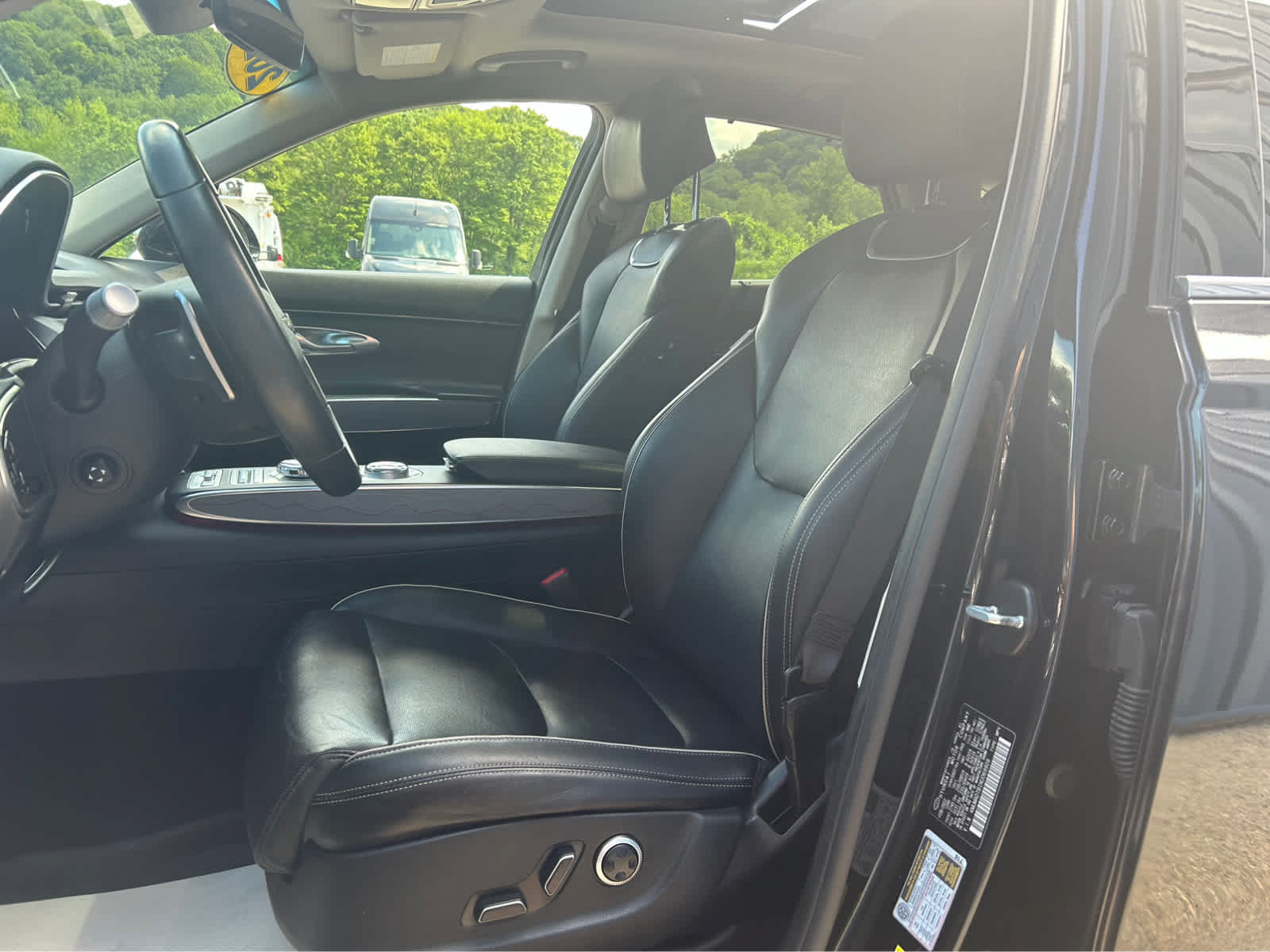 Used 2022 Genesis GV70 2.5T w/ Advanced Package AWD/4WD image 10