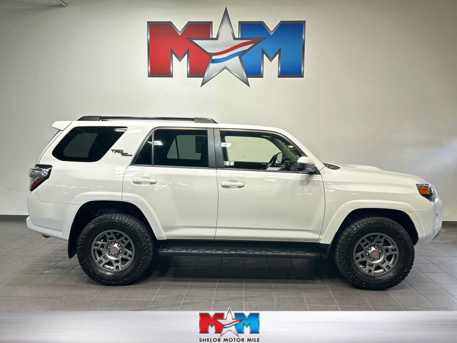 Used 2019 Toyota 4Runner TRD Off-Road AWD/4WD image 1