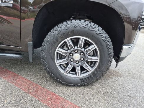 Used 2019 Chevrolet Silverado 1500 LT w/ Texas Edition RWD image 15
